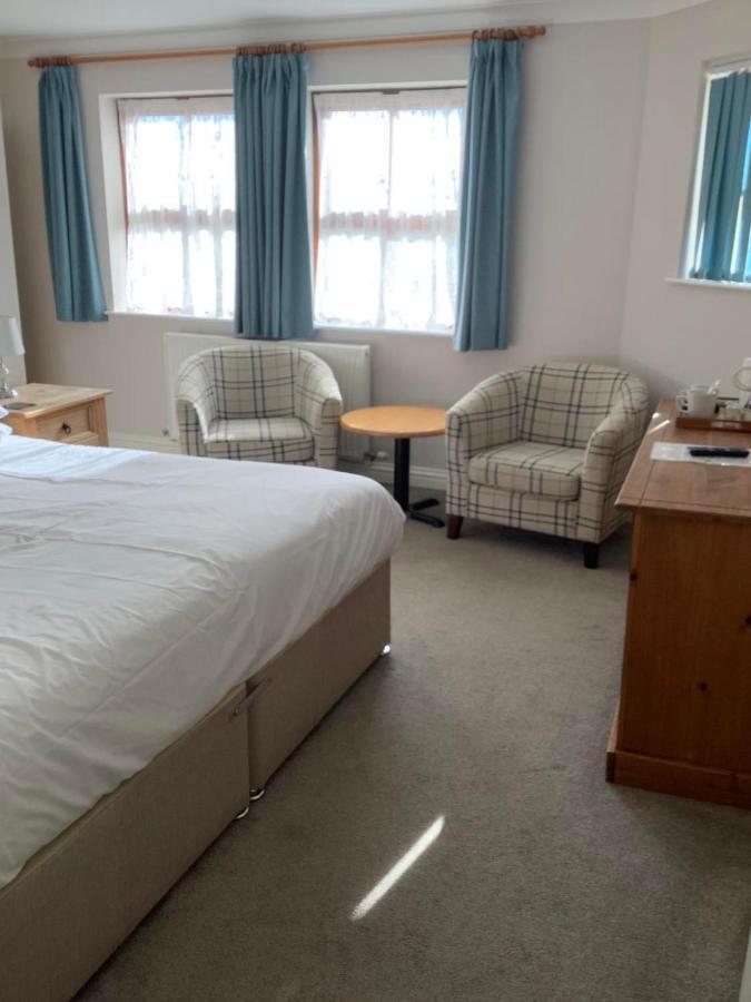 New Overlander Inn Penally Екстериор снимка