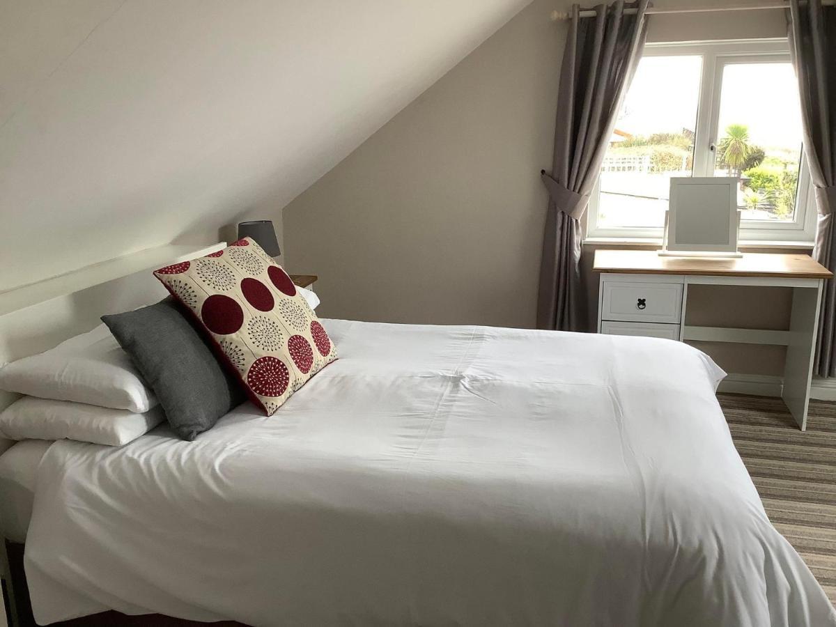 New Overlander Inn Penally Екстериор снимка