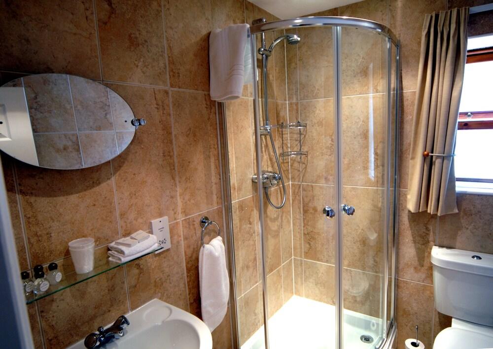 New Overlander Inn Penally Екстериор снимка